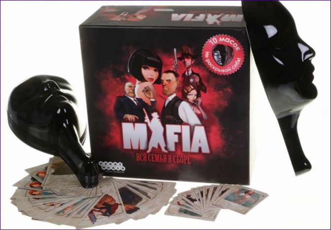 HOBBY-WELT BRETTSPIEL MAFIA. DIE GANZE FAMILIE ZUSAMMEN