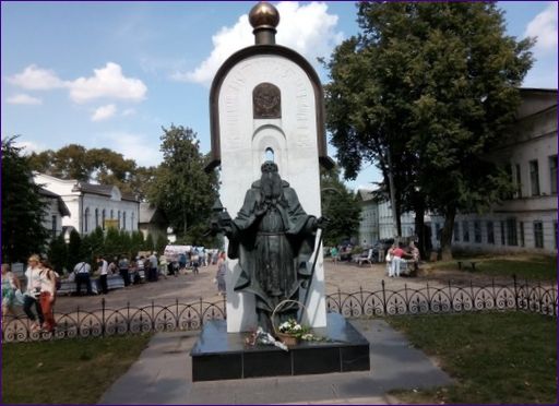 Denkmal für Makarius von Kalyazin