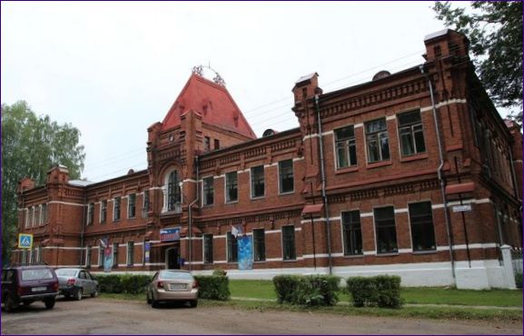 Gebäude der mechanisch-technischen Schule